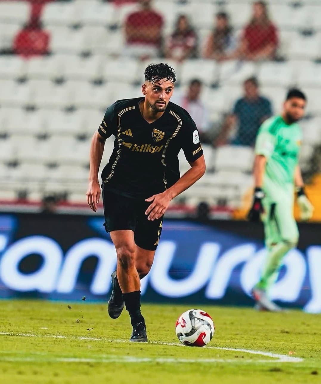 Kayserispor’dan Abdulsamet Burak hakkında herhangi bir suça ilişkin unsur tespit edilmediği belirtildi