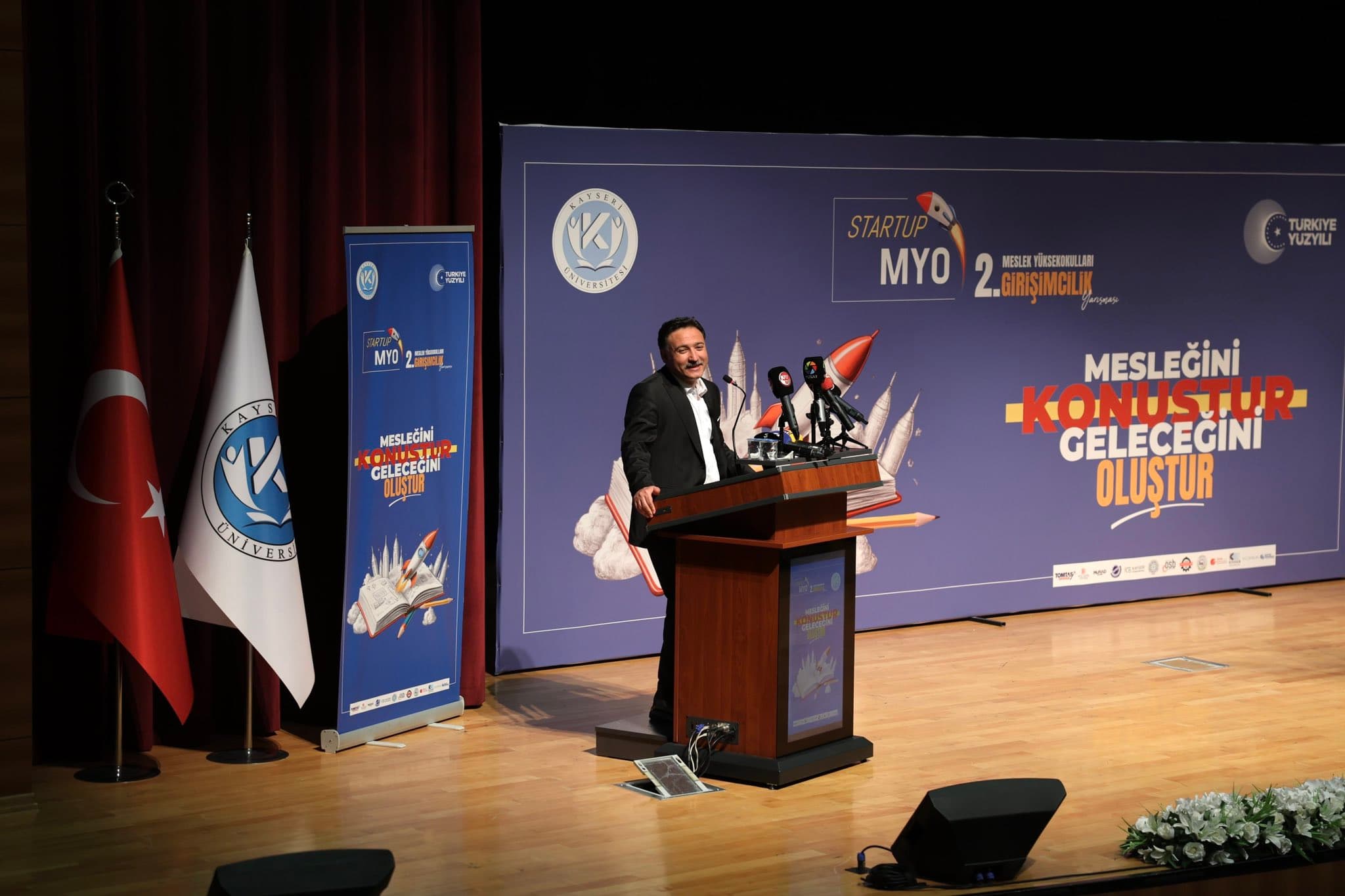 Vali Çiçek; “Start-up yarışması, inanıyorum ki birkaç yıl içerisinde Oscar gibi olacak”