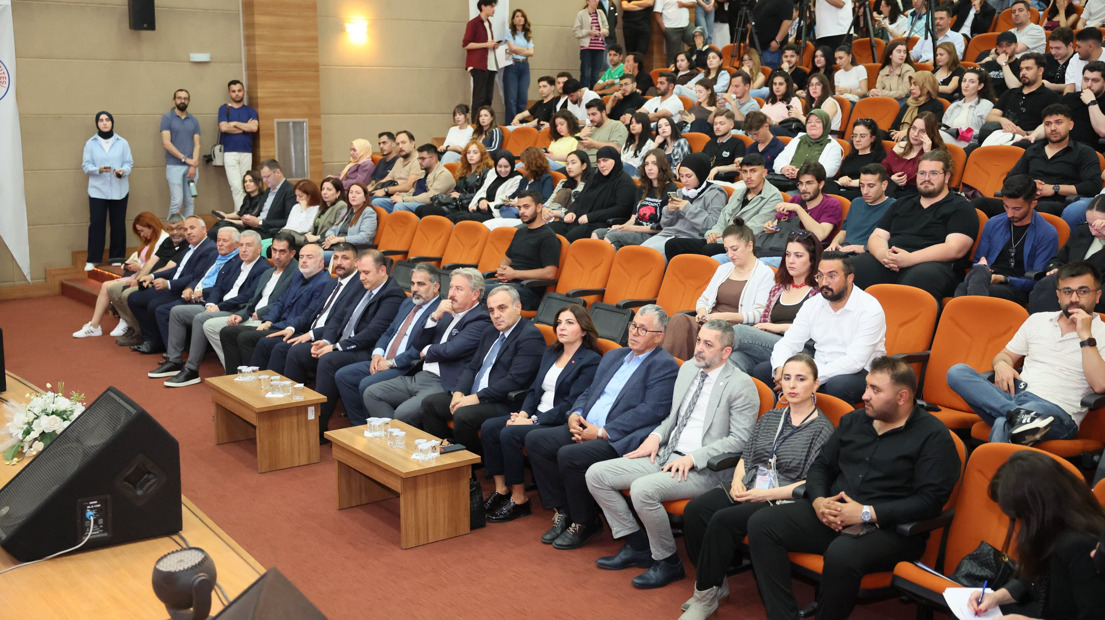 RTÜK Üst Kurul Başkan Vekili Güçer, ERÜ’de öğrencilerle buluştu