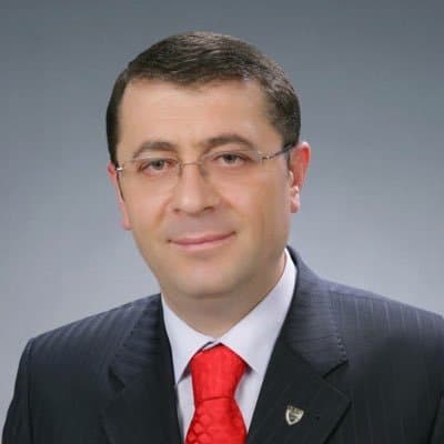 Vali Yardımcısı Vali Yardımcısı Şenol Esmer hayatını kaybetti