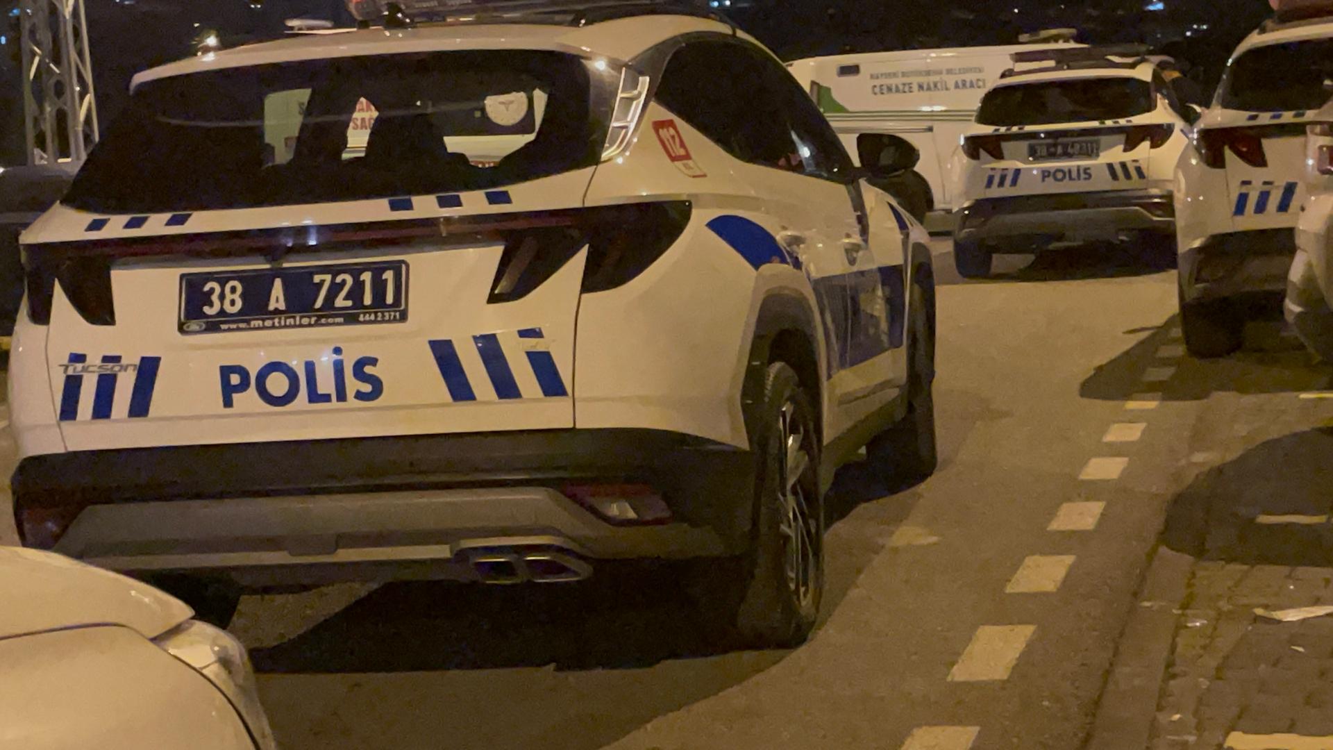 Bir kişi boş arazide silahla yaşamına son verdi