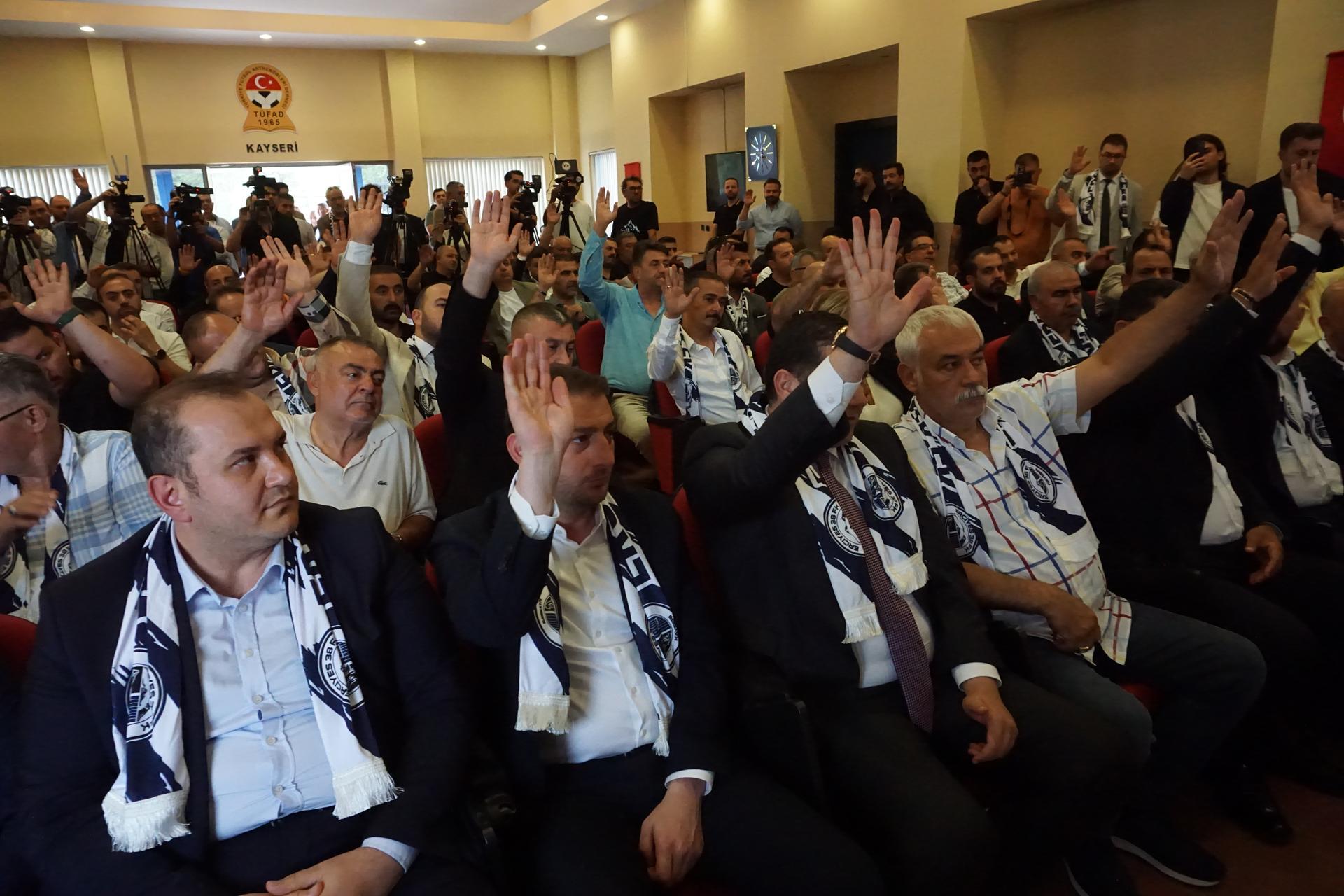 Erciyes 38 FK'nın yeni başkanı Latif Ersoy oldu