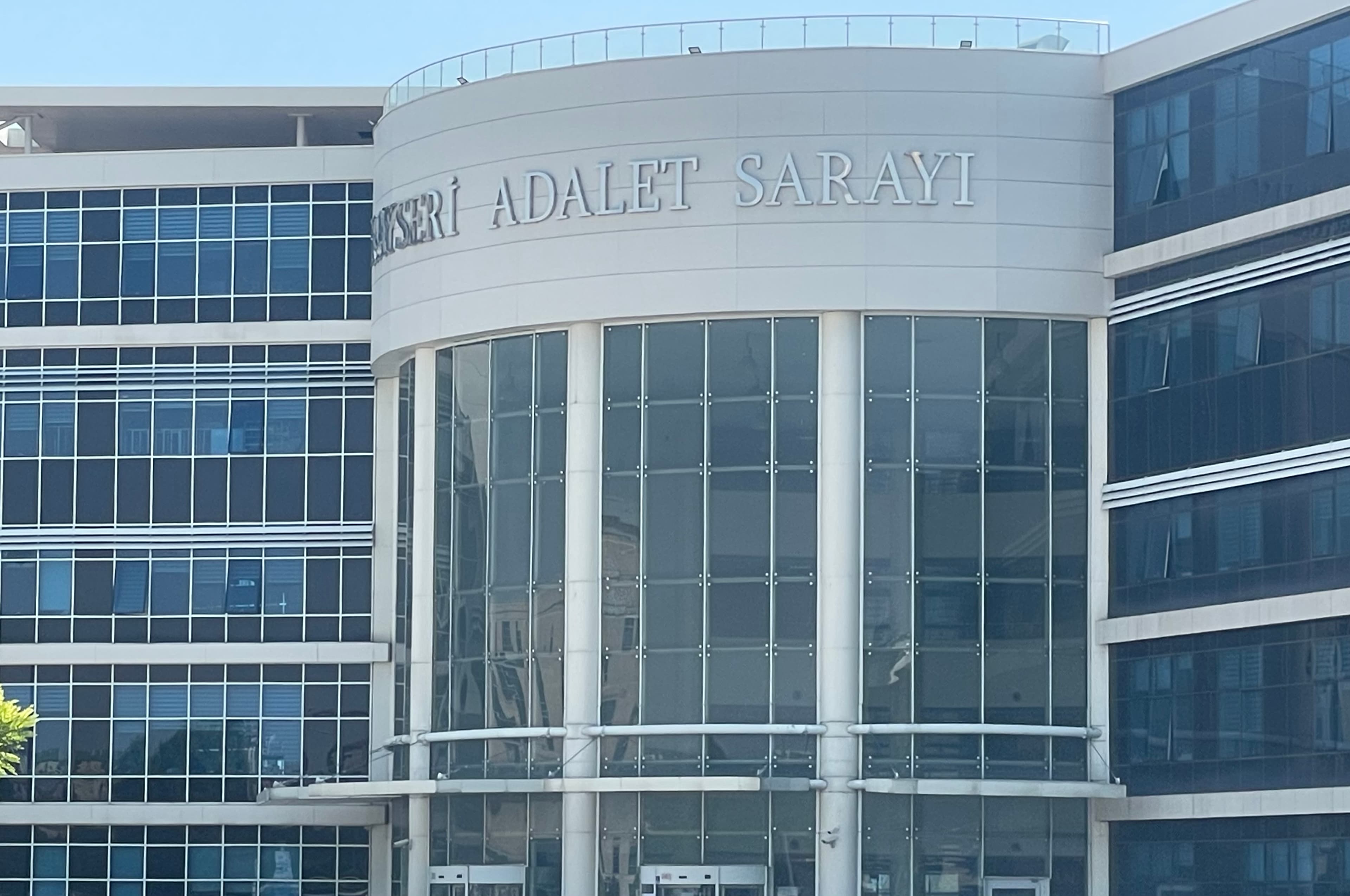 Uyuşturucu ticaretiyle hakim karşısına çıkan şahsa 13 yıl 9 ay hapis