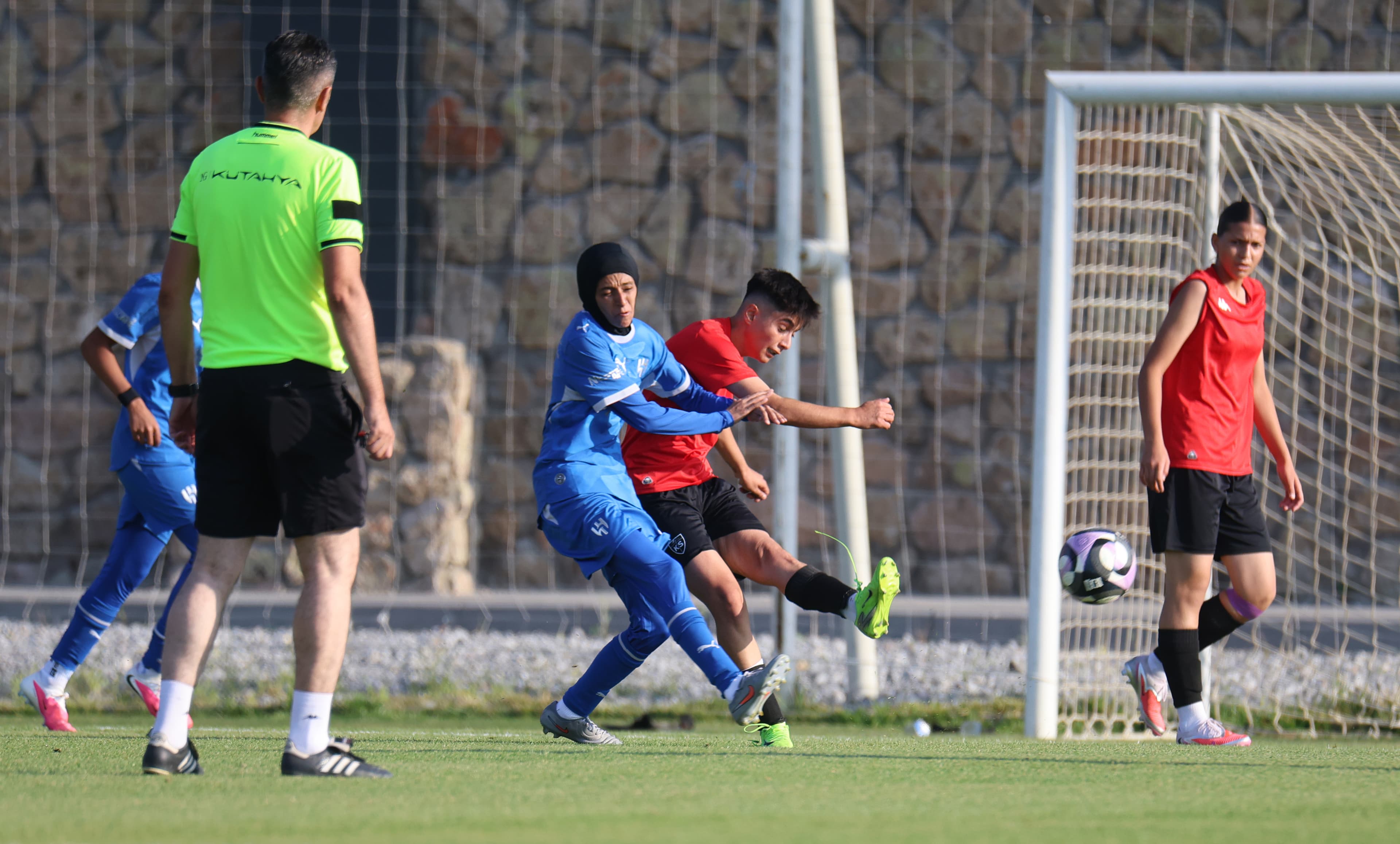 Kayseri Kadın FK ilk hazırlık maçını kaybetti