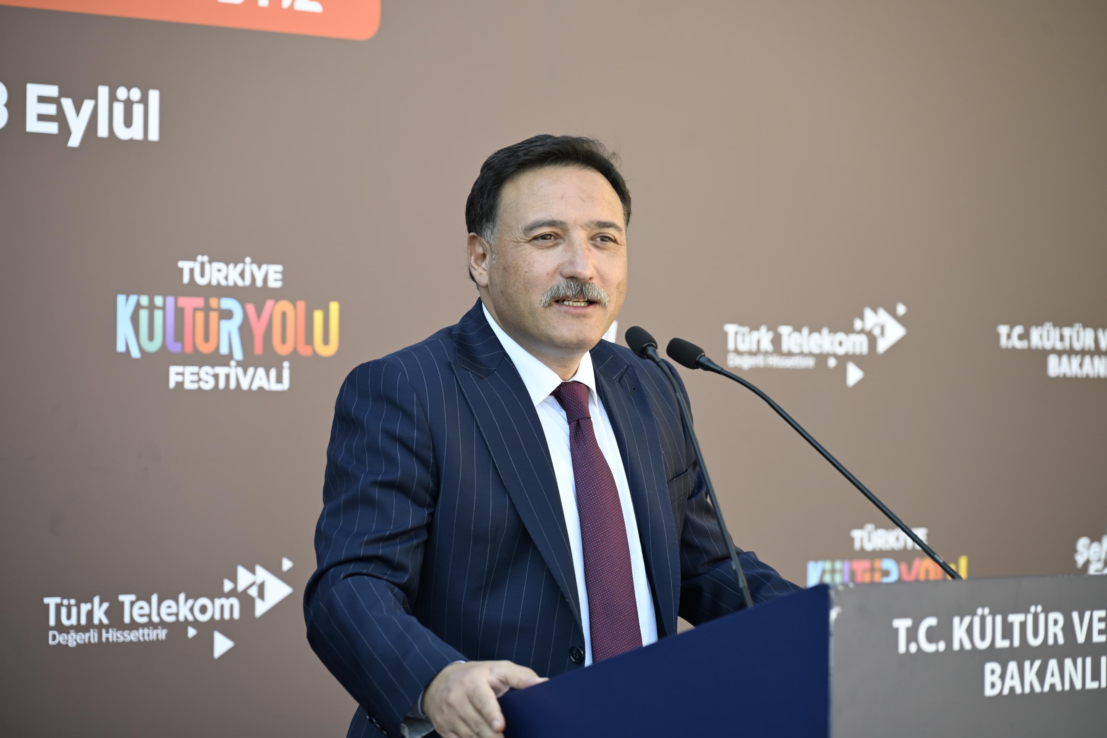 Vali Çiçek, “Kültür Yolu Festivali şehre çok büyük anlam ve coşku getiriyor” 