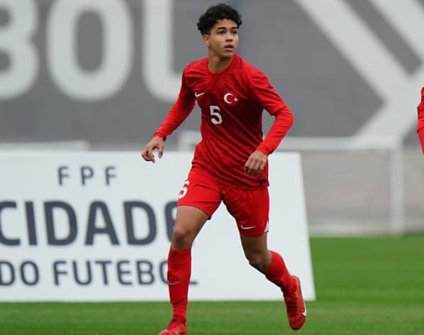 Kayserisporlu Aras Çelik, U17 Milli Takımı aday kadrosuna davet edildi