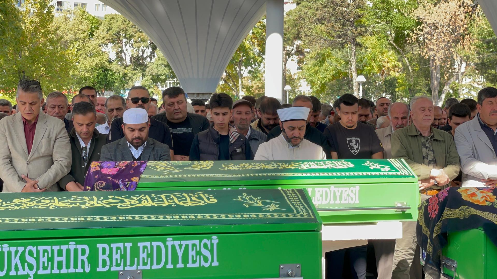 Ankara-Kayseri karayolundaki kazada hayatını kaybeden 3 kişi toprağa verildi
