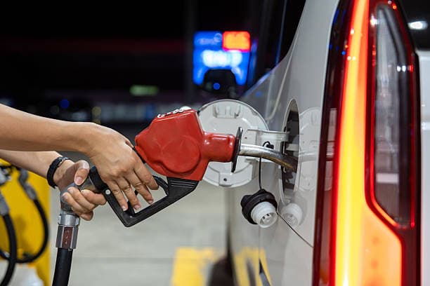 Benzine 5,65 lira indirim bekleniyor 