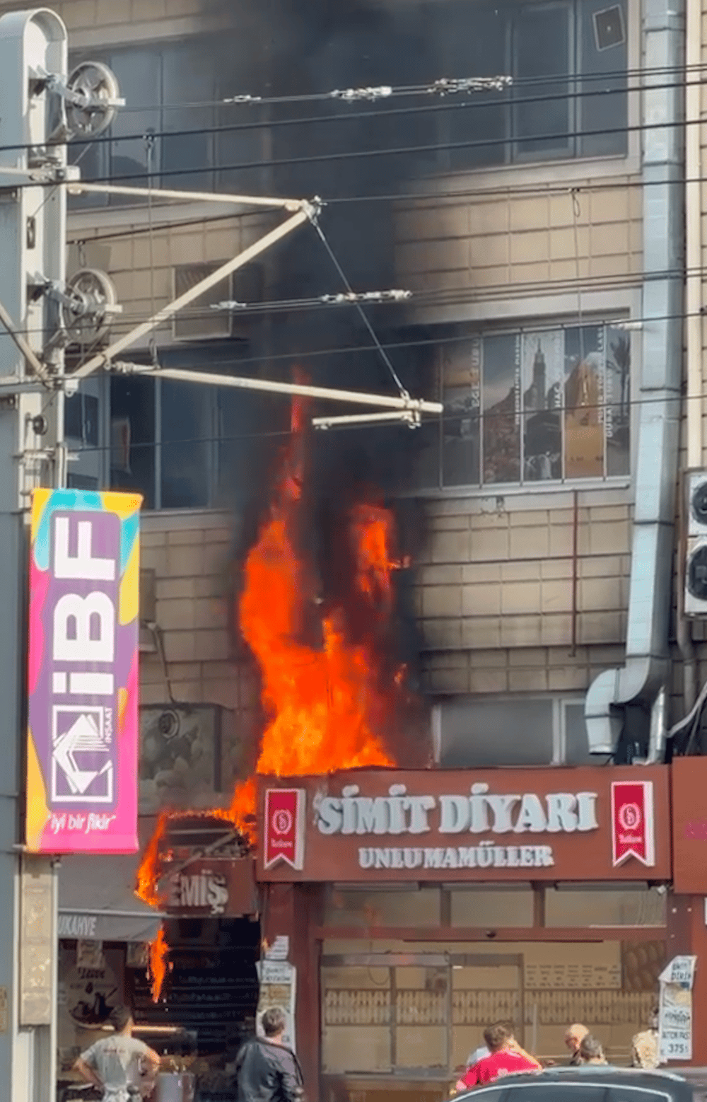 Sivas Caddesi’nde çıkan yangın kontrol altına alındı