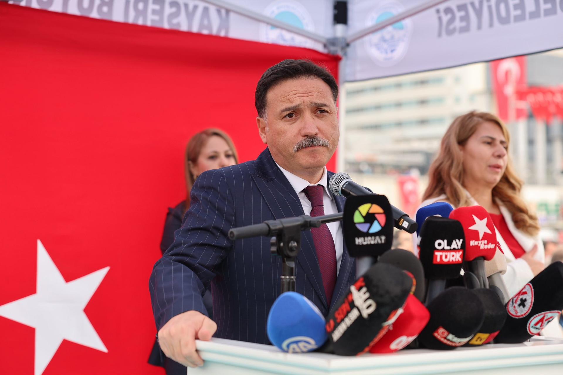 Vali Çiçek; “Söz konusu bayrak, vatan, millet olduğunda Kayseri, akan suların durduğu bir şehir”