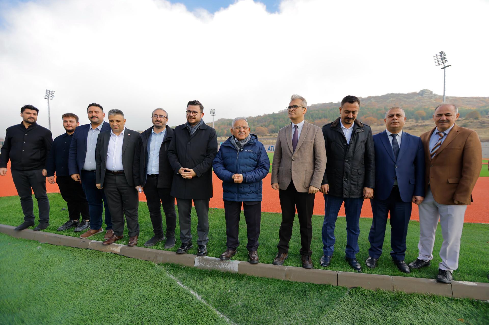 Başkan Büyükkılıç, Erciyes’te yapımı tamamlanan atletizm pistini inceledi