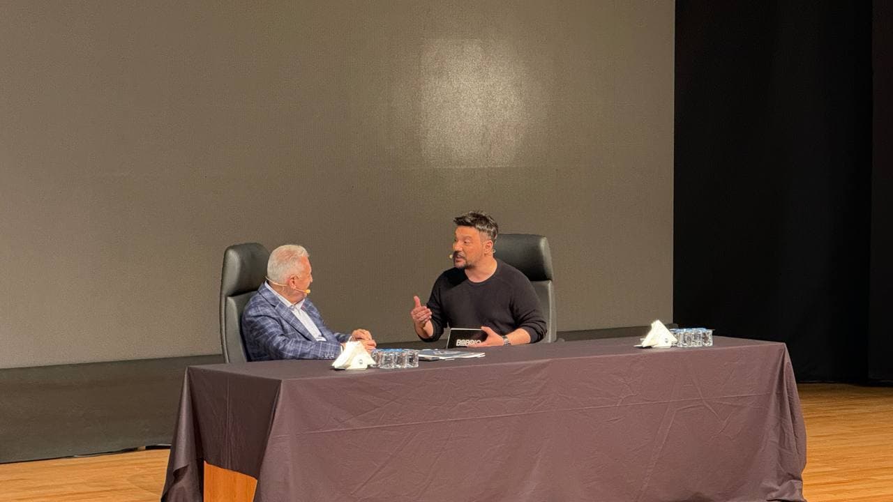 Binali Yıldırım ve Oğuzhan Uğur KAYÜ’de öğrencilerle bir araya geldi