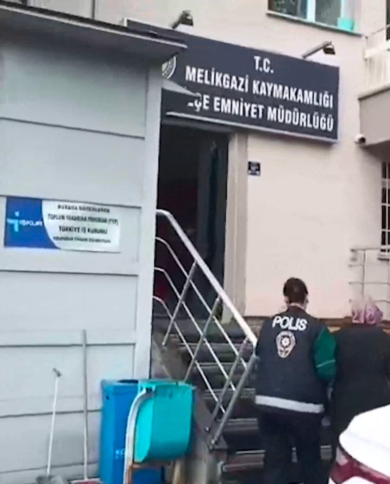 Hırsızlık suçundan aranan şahıs yakalandı