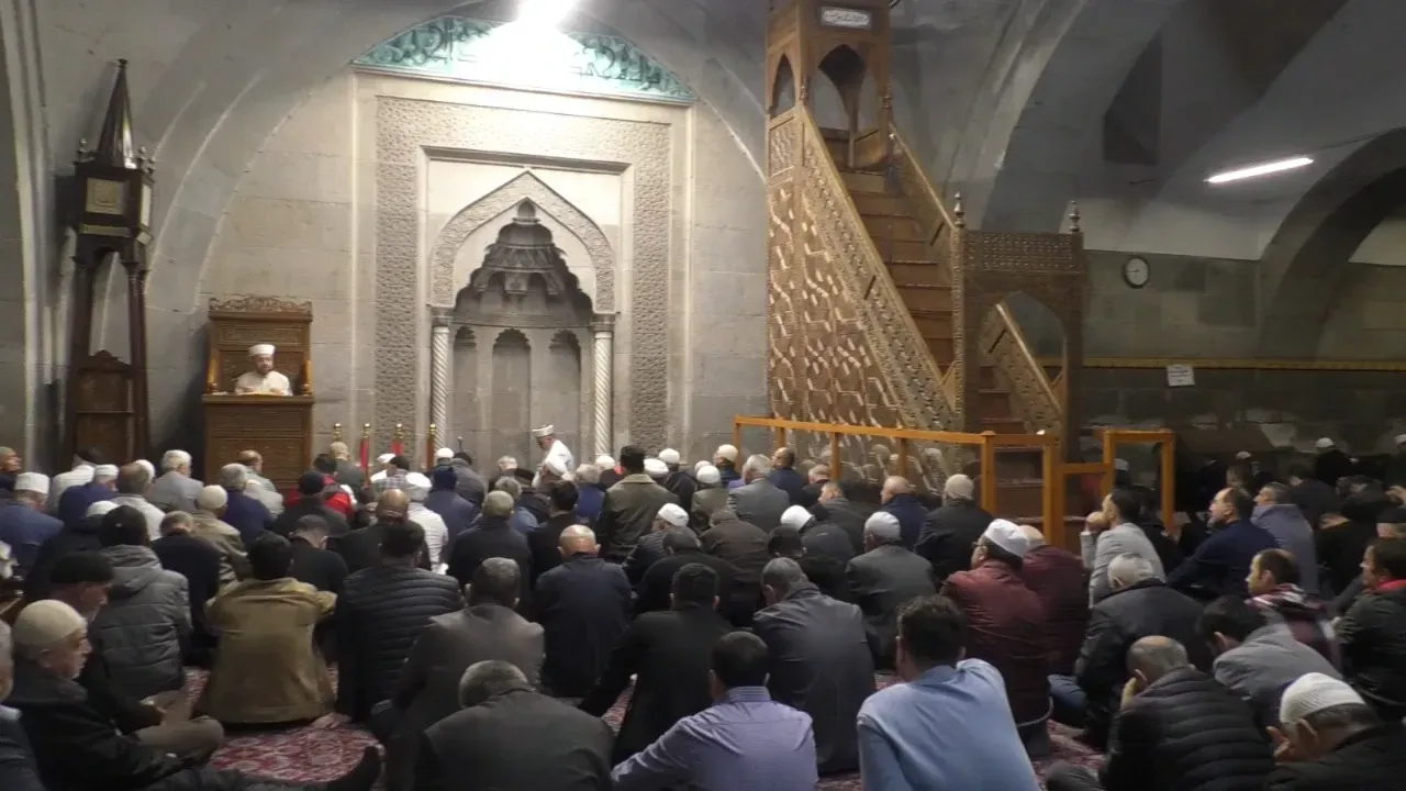 Kayseri’de bayram namazı 05.51’de kılınacak