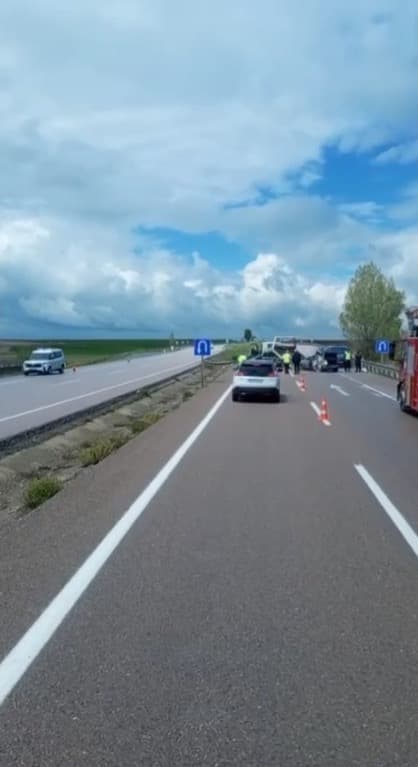Yoldan çıkan otomobil takla attı: 1 ölü 2 yaralı
