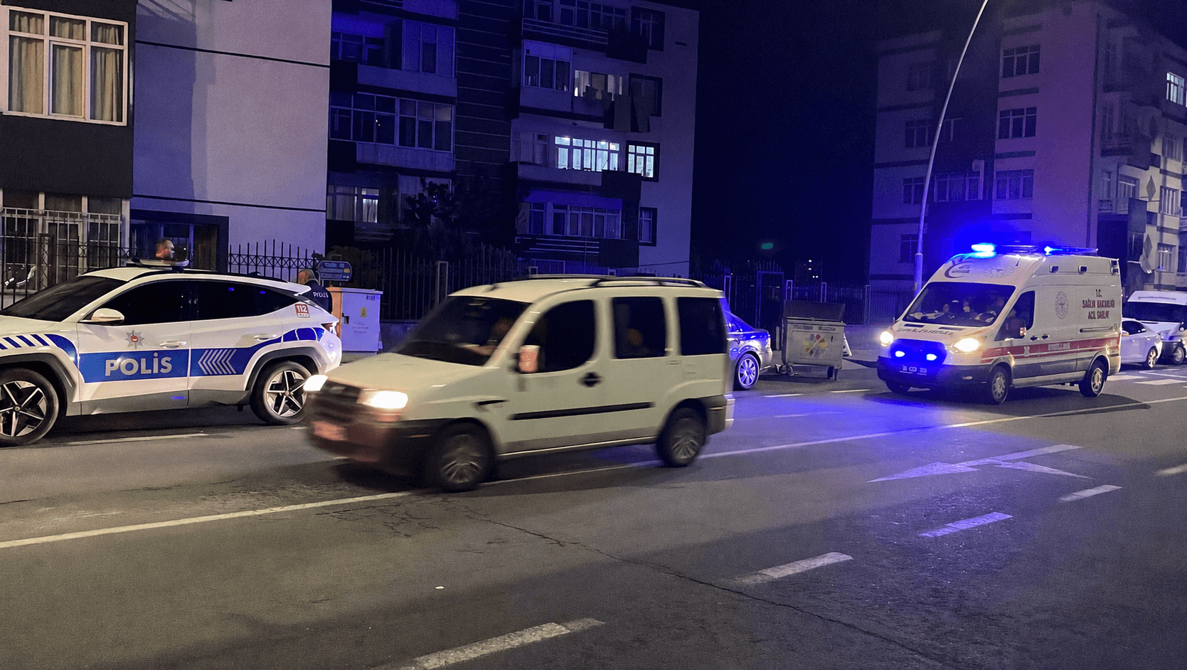 Akrabalar arasında çıkan bıçaklı kavgada 1 kişi yaralandı