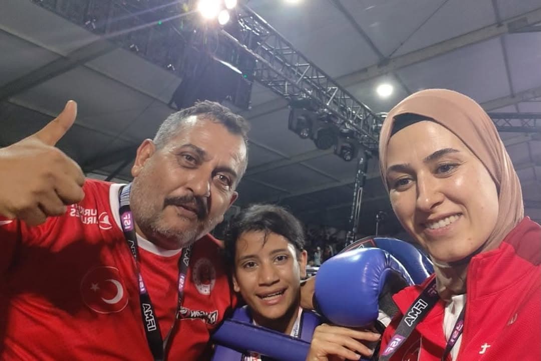 ERVA Spor Kulübü sporcusu Ayşegül Açık, Muay Thai Dünya Şampiyonu oldu