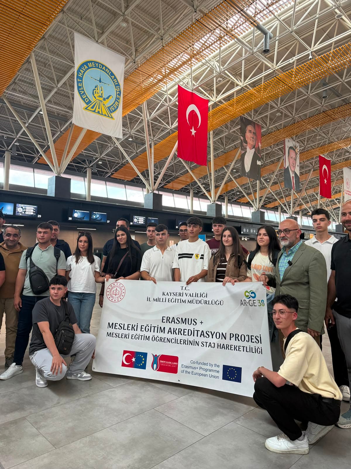 Kayseri’den 17 öğrenci Erasmus+ stajı için Almanya’ya gitti
