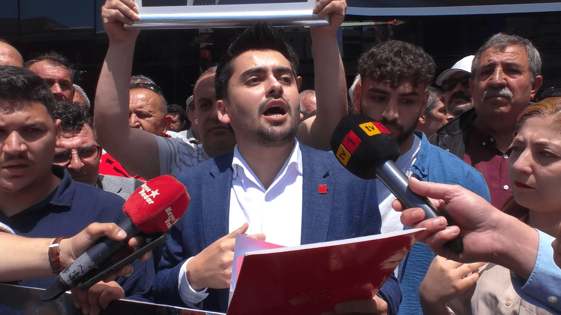 CHP’li Gözbaşı, “Kapıdan zamanında nasıl coşkuyla girdiysek, emanetimizi aynı coşkuyla günü geldiğinde geri alacağız”