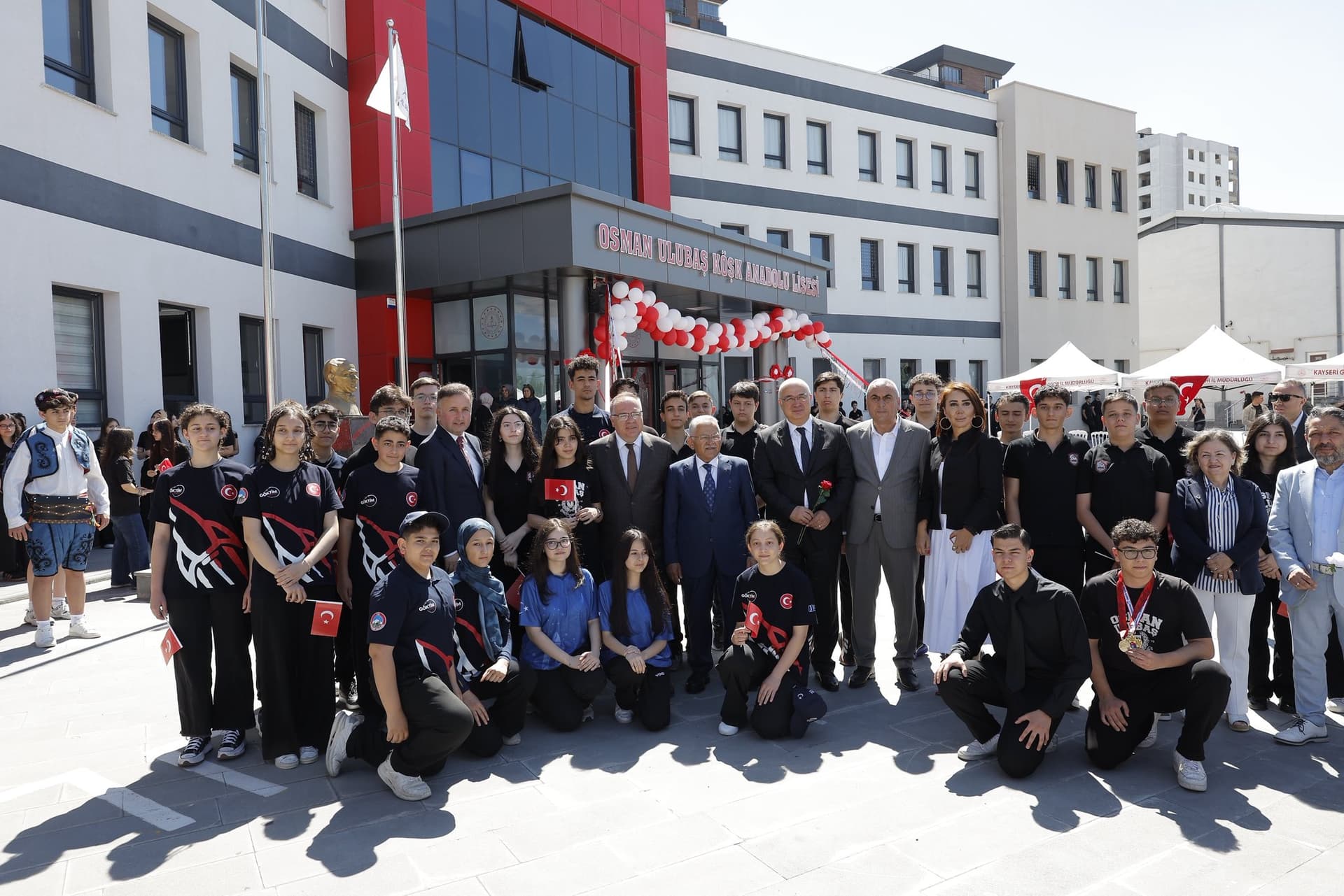 Kayseri’de 322 bin öğrenci karne sevinci yaşadı