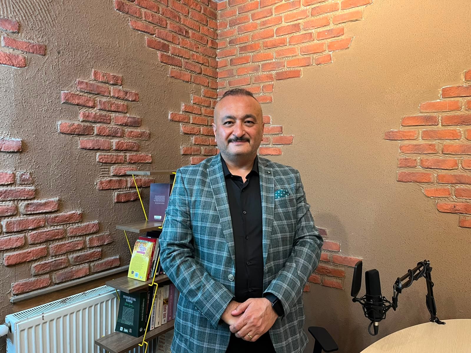 Finansal Yönetim Danışmanı Altıparmak; “Kademeli yatırım yapın, piyasayı iyi analiz edin”