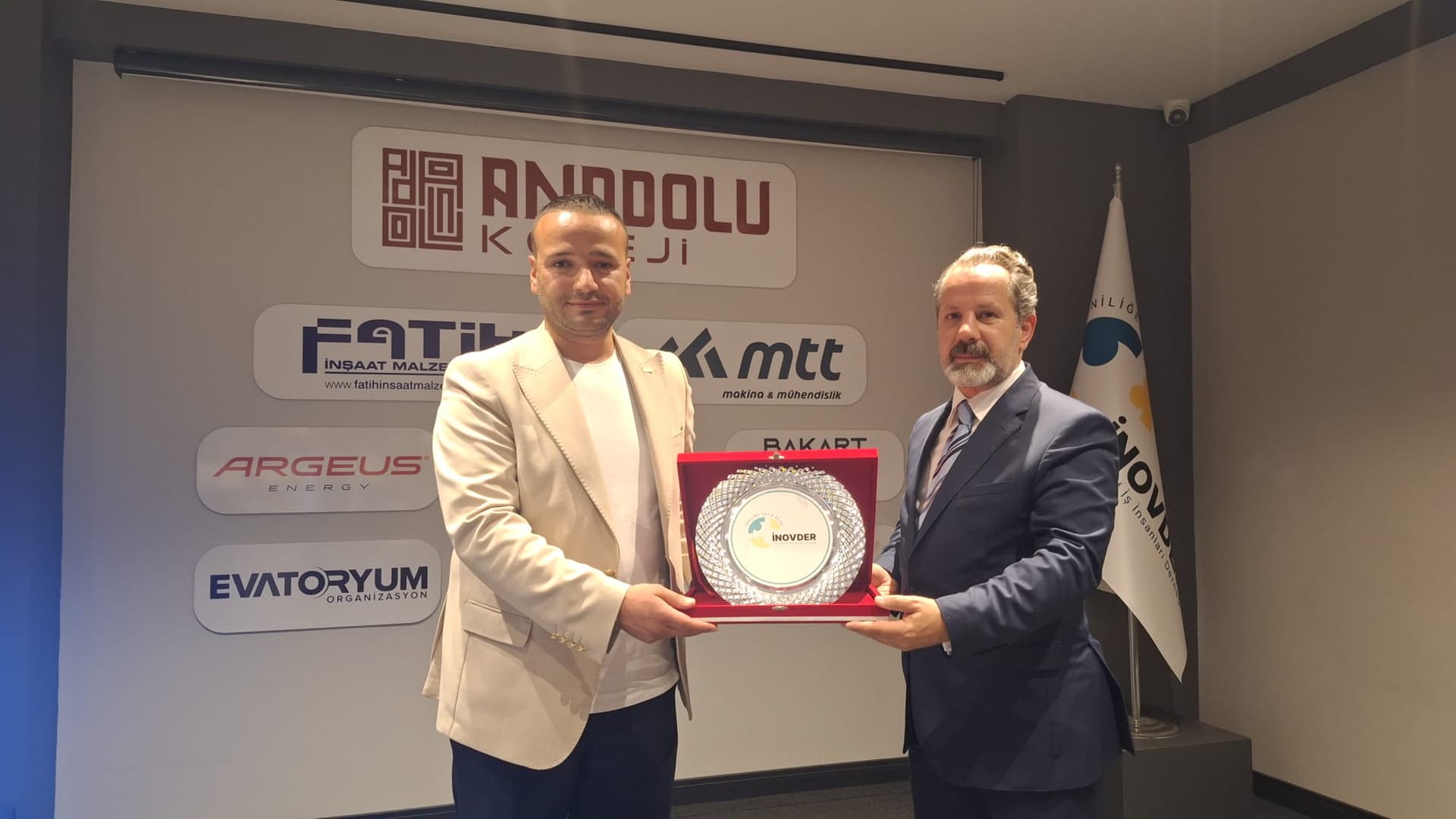 Finans Analisti İslam Memiş, İNOVDER ev sahipliğinde seminer düzenledi