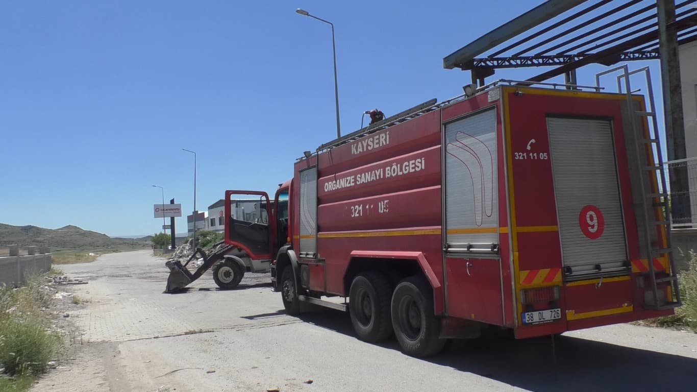 OSB'deki atık yangını büyümeden söndürüldü