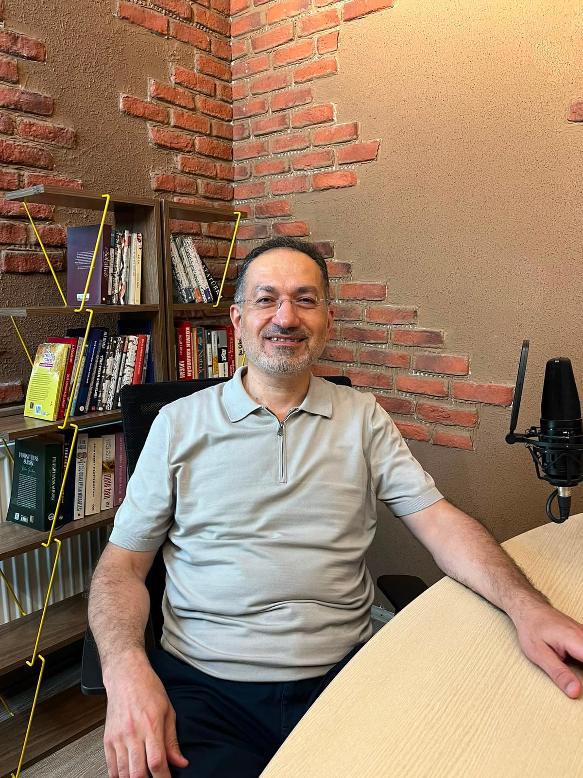 Op. Dr. Altuğ, “Kuralları koyabilirsek teknoloji faydalı olur"