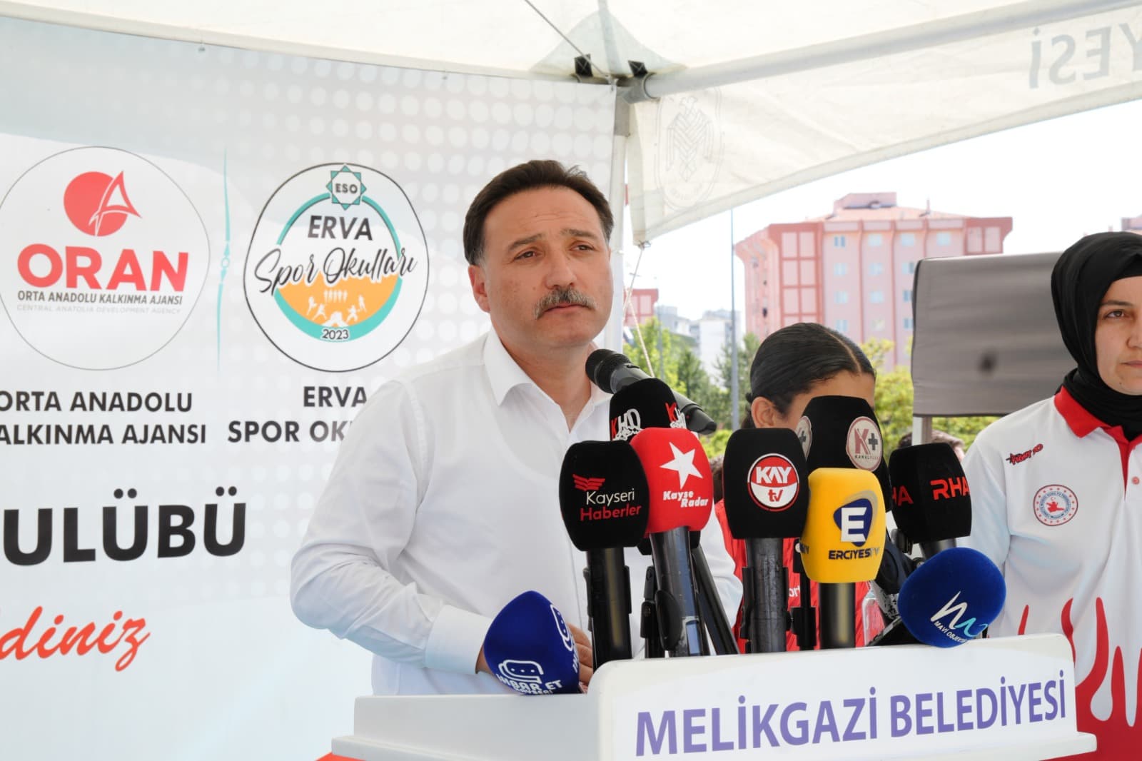 Vali Çiçek, “Biz çocuklarımızı bir tek vatana ve millete feda ederiz”