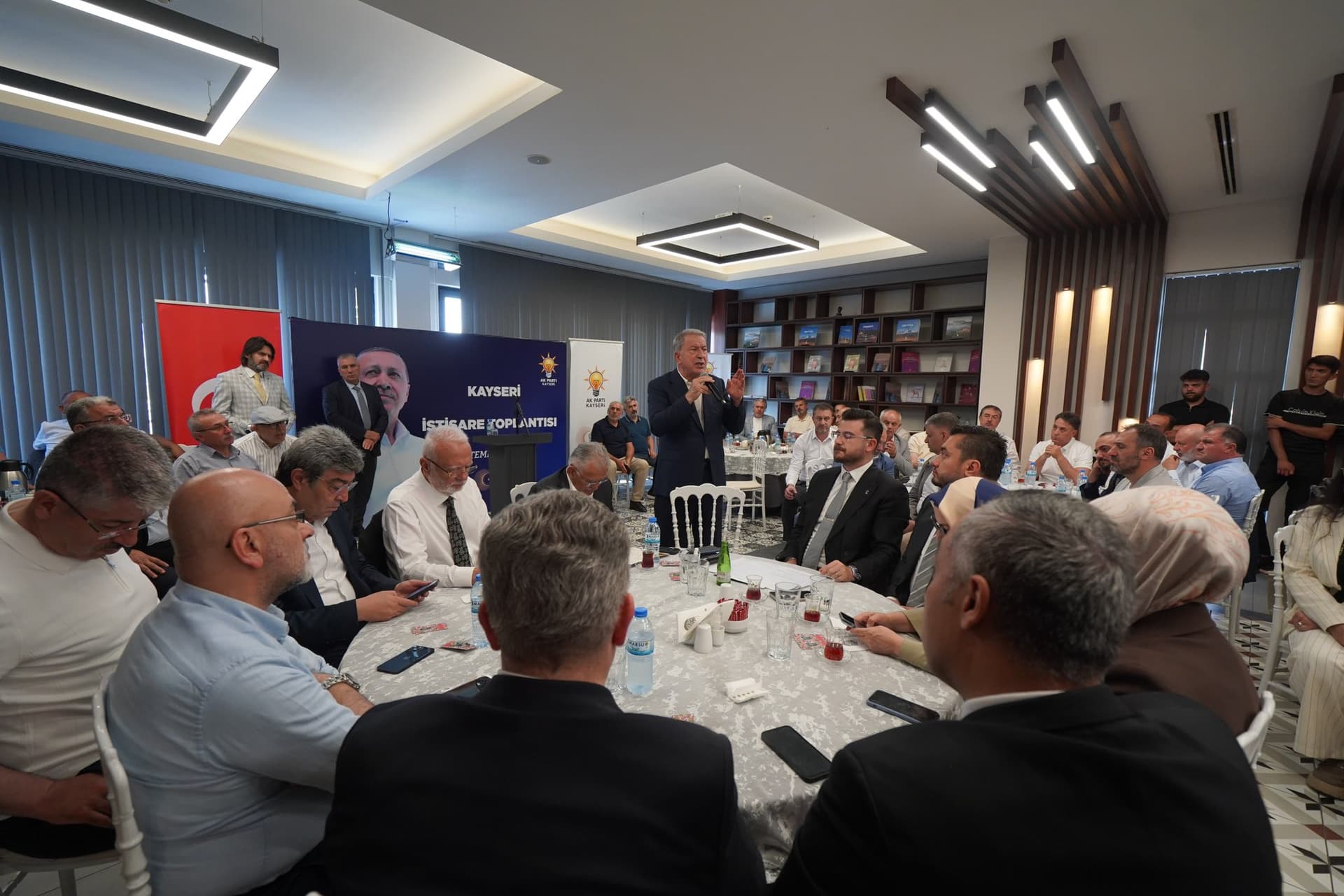 AK Parti Kayseri Teşkilatı görevdeki 500. gününü istişare toplantısıyla değerlendirdi