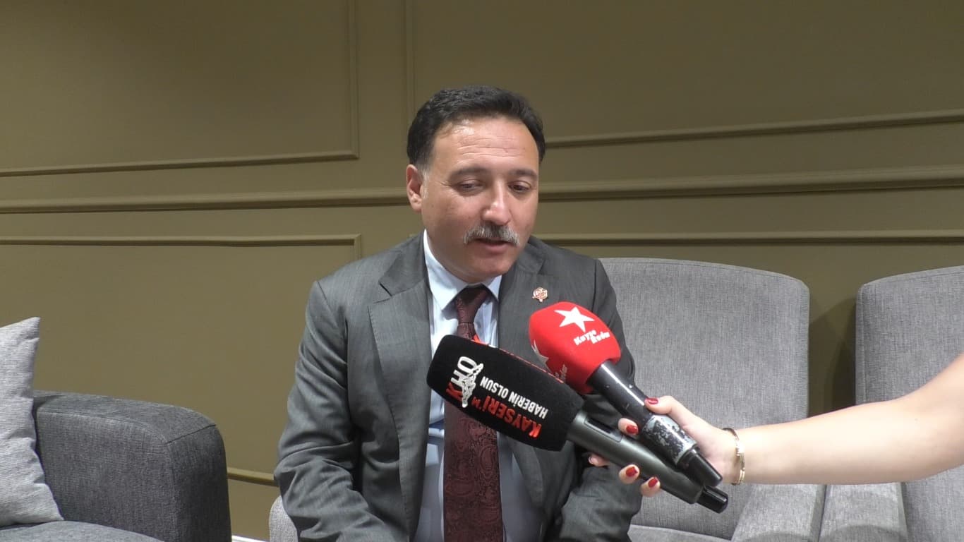 Vali Çiçek, “Kumsmall AVM, Kayseri’nin göz bebeği”