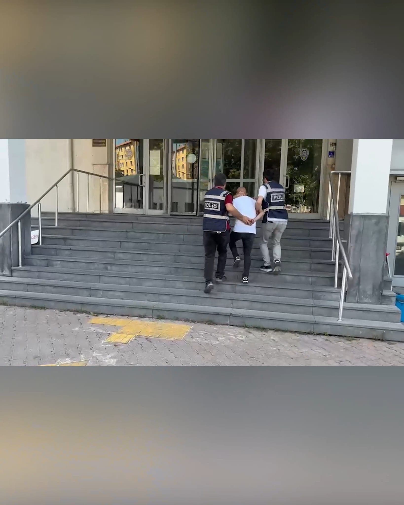 Karşılıksız çek düzenlemekten aranan cezaevi firarisi yakalandı