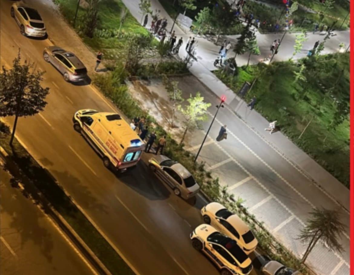 Millet Bahçesinde çıkan bıçaklı kavgada 3 kişi yaralandı