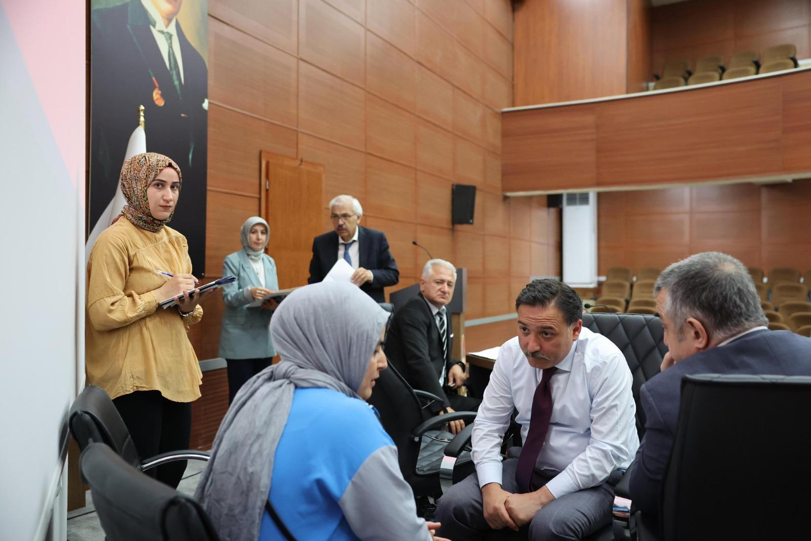 Vali Çiçek, vatandaşlarla bir araya geldi