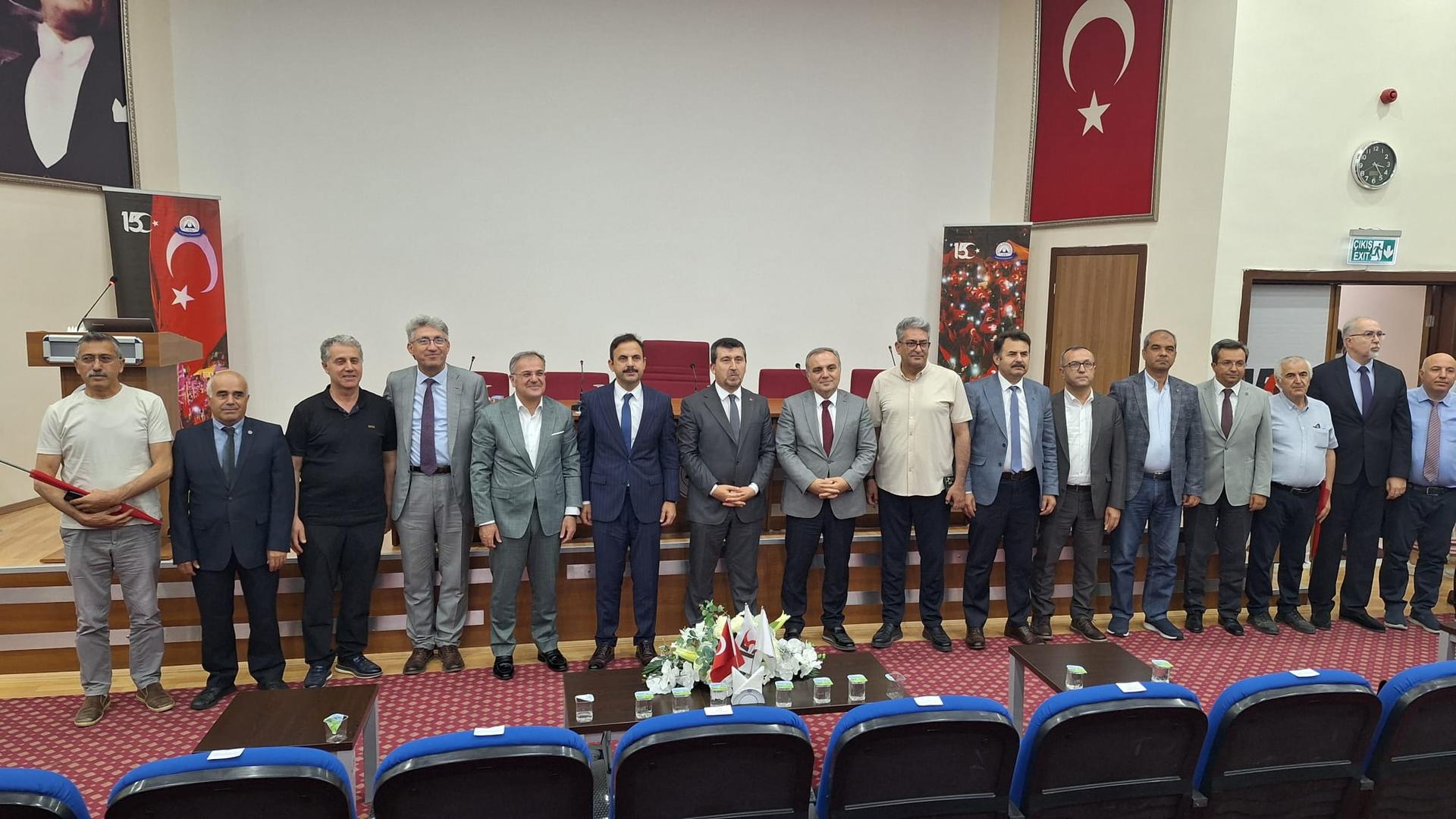 “Sosyokültürel Açıdan 15 Temmuz ve Felsefi Okuması” isimli konferans düzenlendi