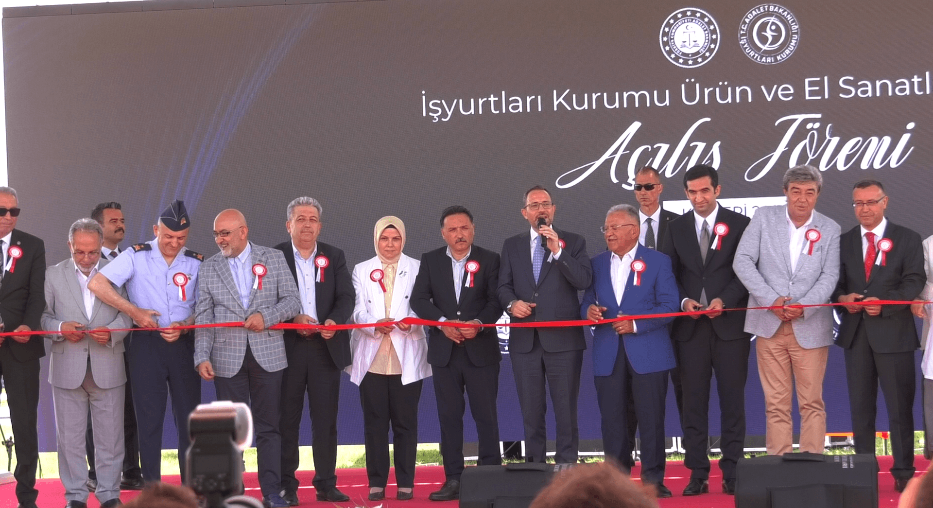 El Sanatları Fuarı yapılan törenle açıldı