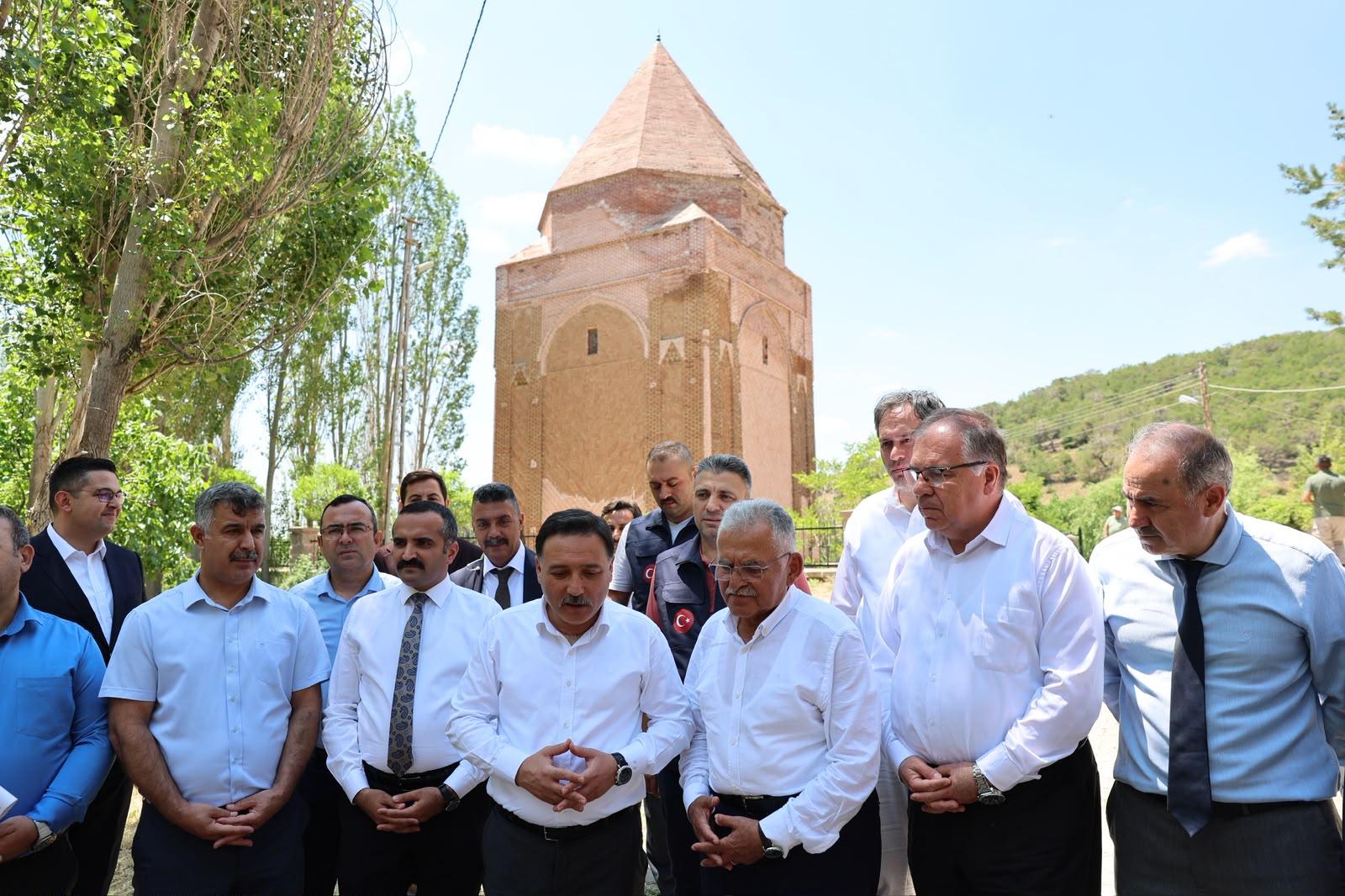 Melikgazi Türbesi restorasyon ve peyzaj projesi için yerinde inceleme