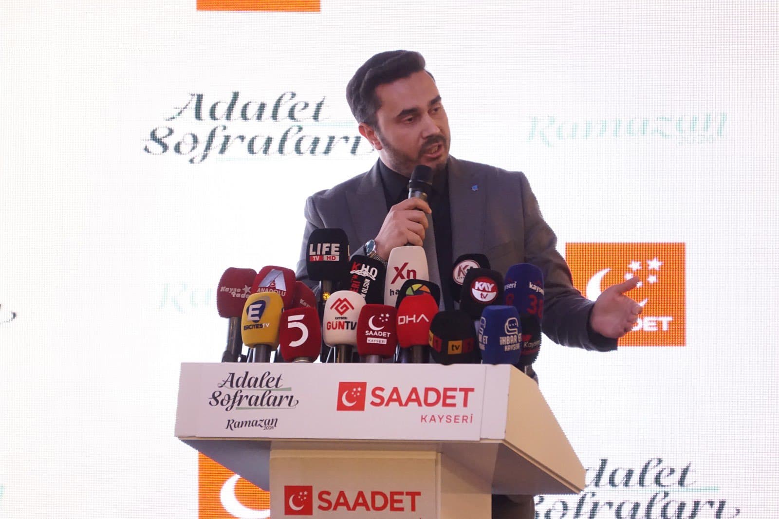 DEVA Partisi İl Başkanı Muhammet Candan istifa etti