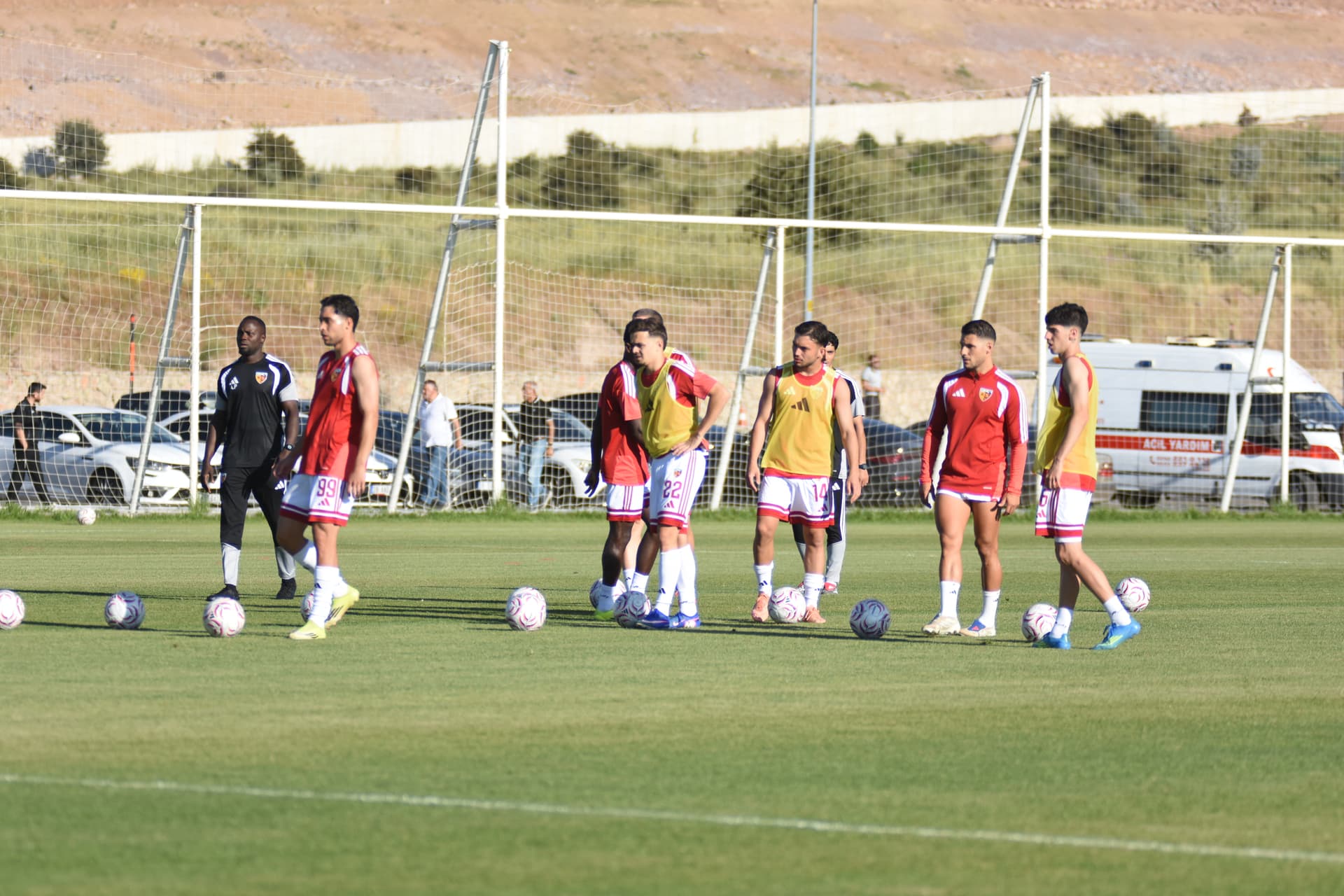 Kayserisporlu futbolcular dünü izinli geçirdi