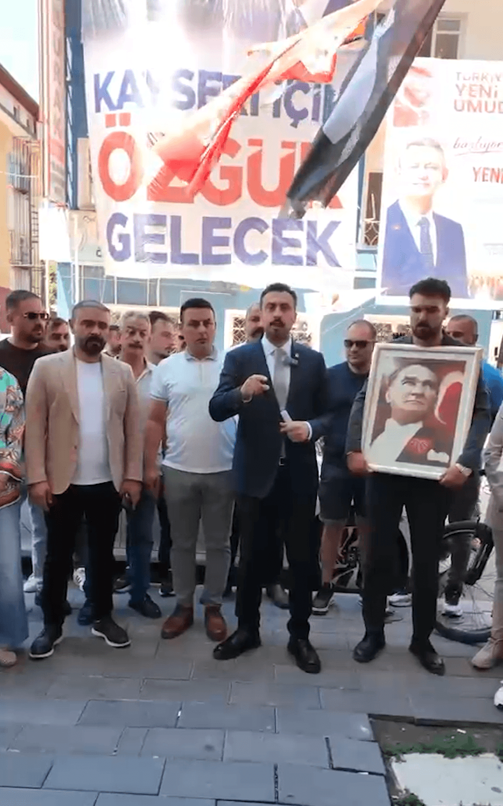 CHP İl Başkanı Marzıoğlu, “Ne yaparsanız yapın, Atatürk'ün yakasından altı oku silemezsiniz”