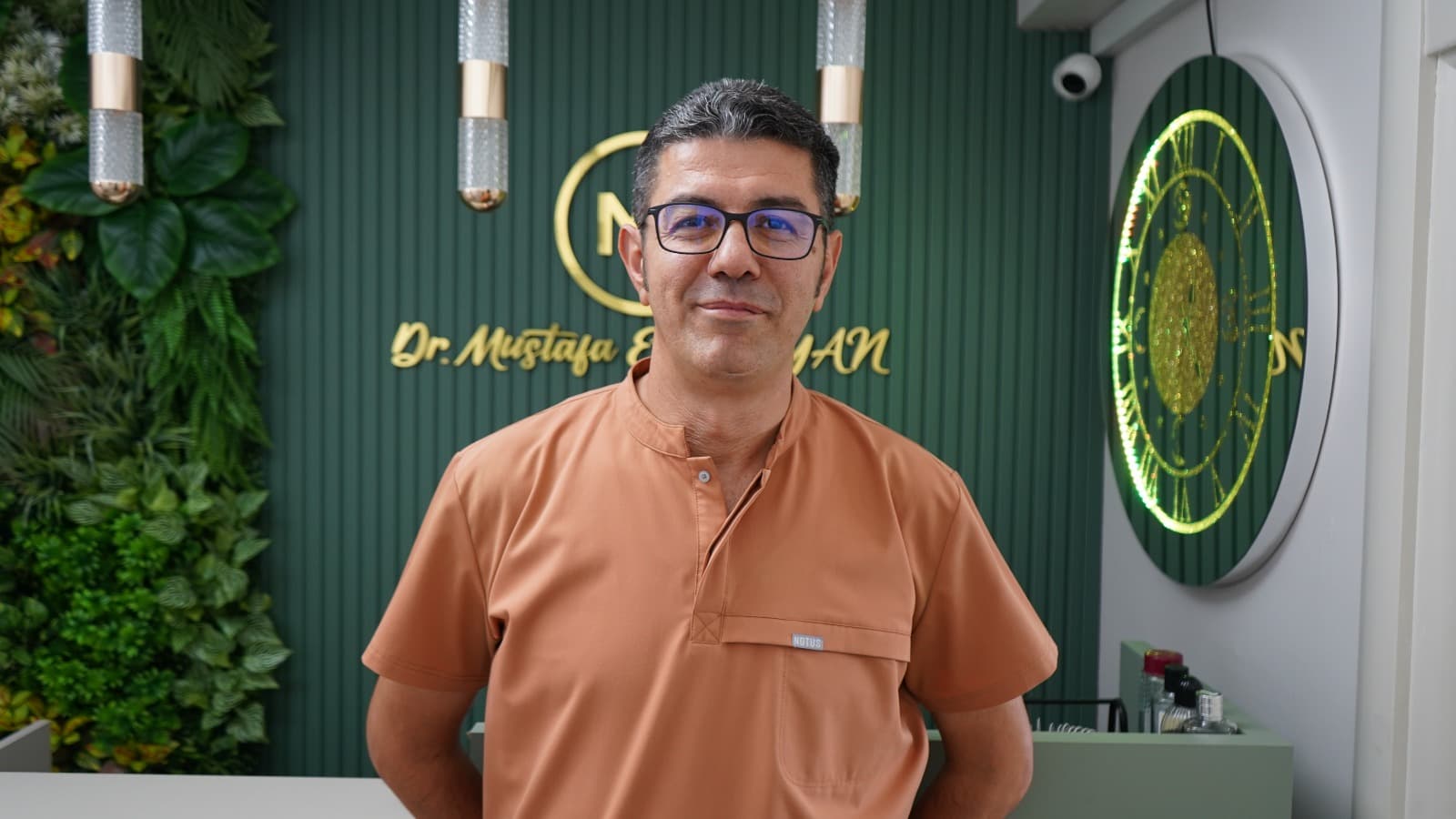 Dr. Ersayan, fotoğraflarını kullanan dolandıcılarla yaşadığı diyaloğu anlattı