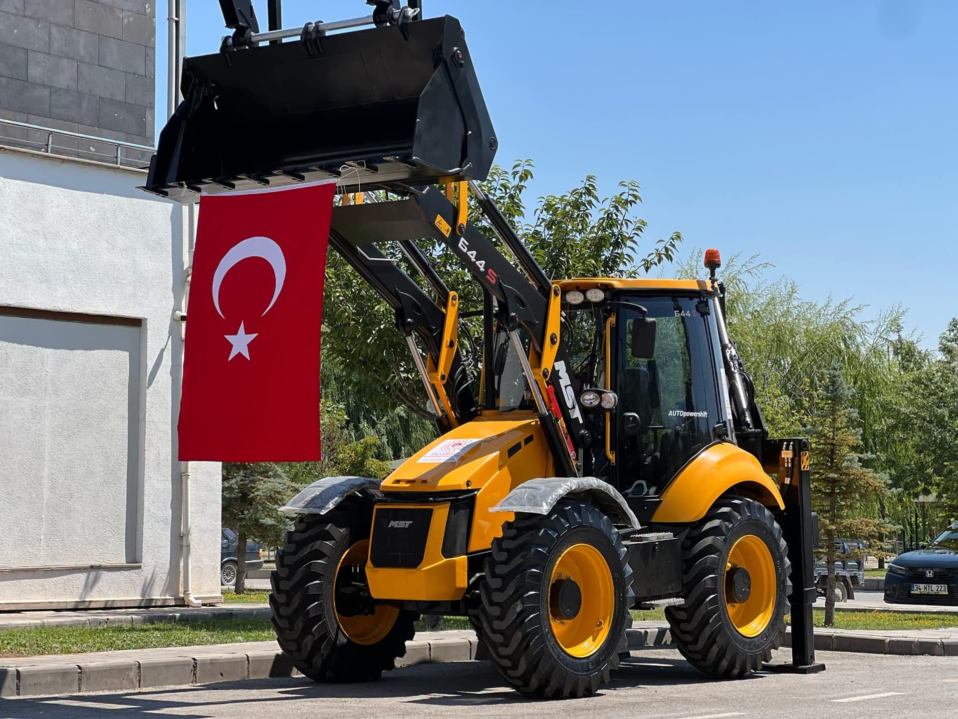 Yeşilhisar’ın araç filosuna yeni bir kepçe daha eklendi