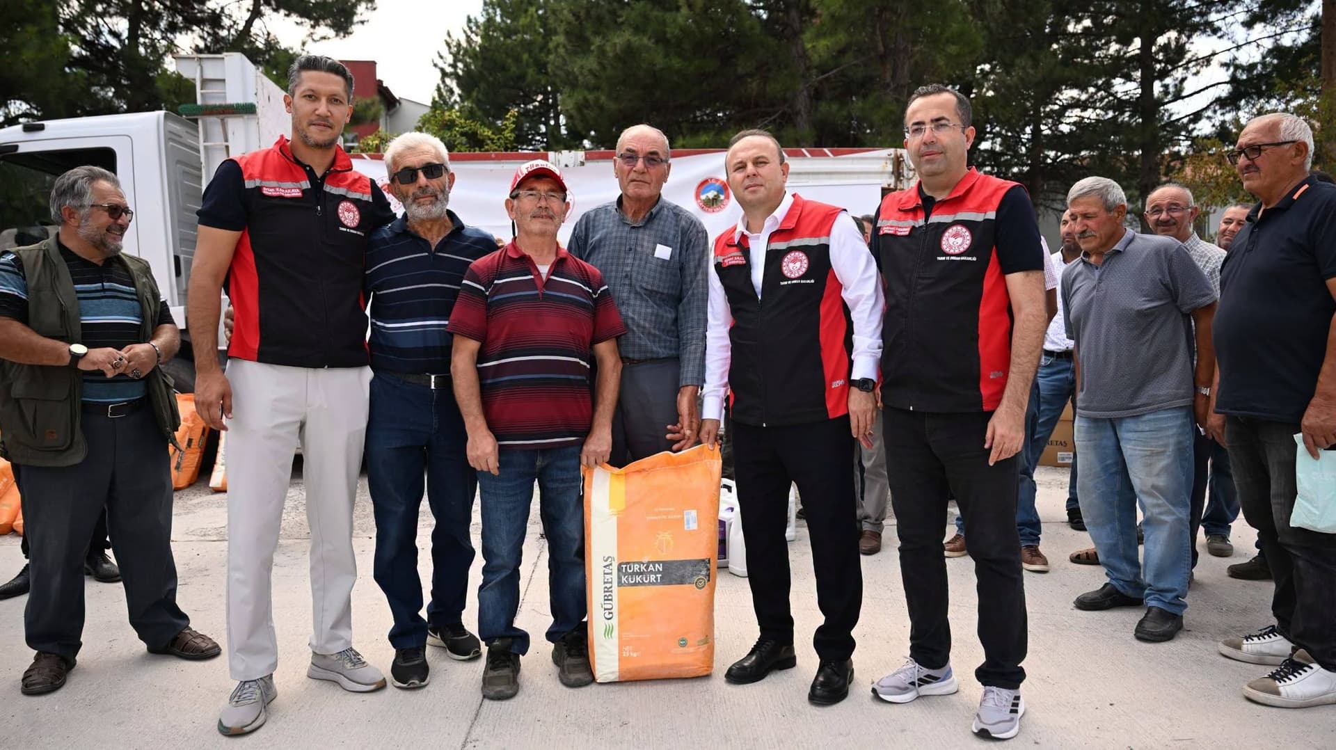 Kayserili üreticilere bitki besleme ürünleri dağıtıldı