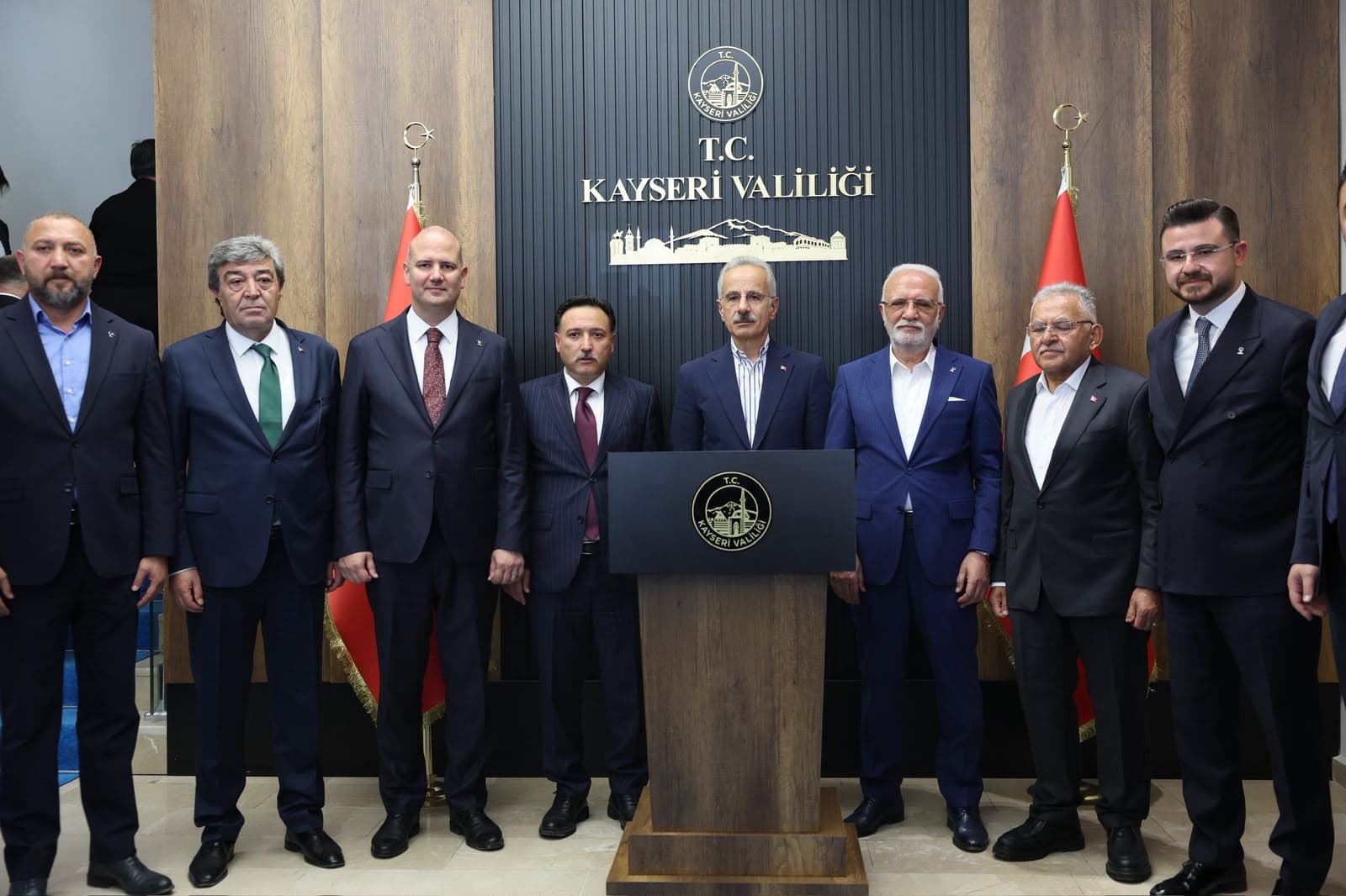 Bakan Uraloğlu’ndan Vali Gökmen Çiçek’e ziyaret