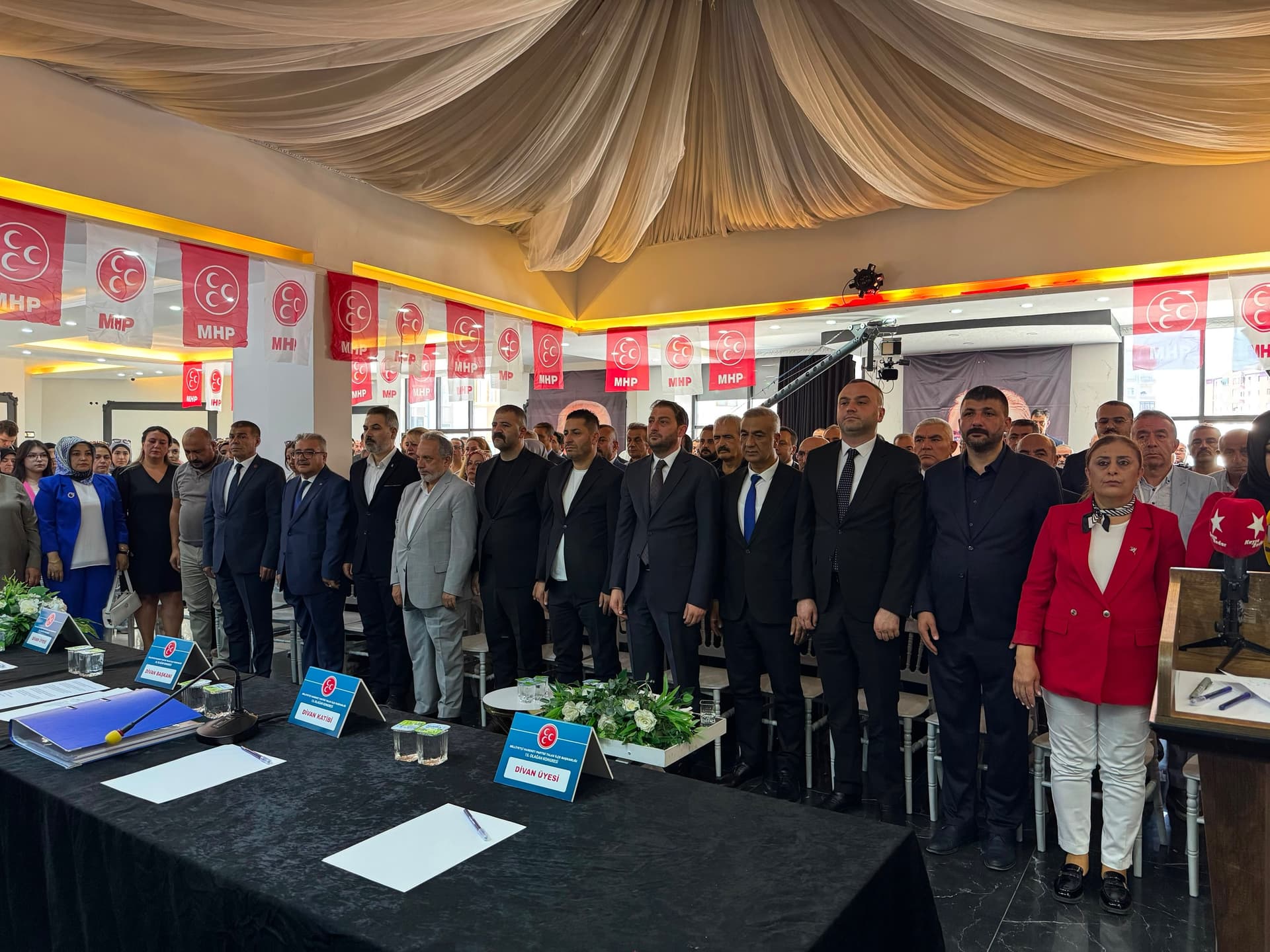 MHP Talas İlçe Kongresi’nde Kayhan Saraç güven tazeledi