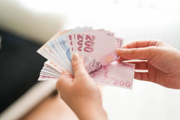 Perakende satış arttı, ticaret zayıfladı