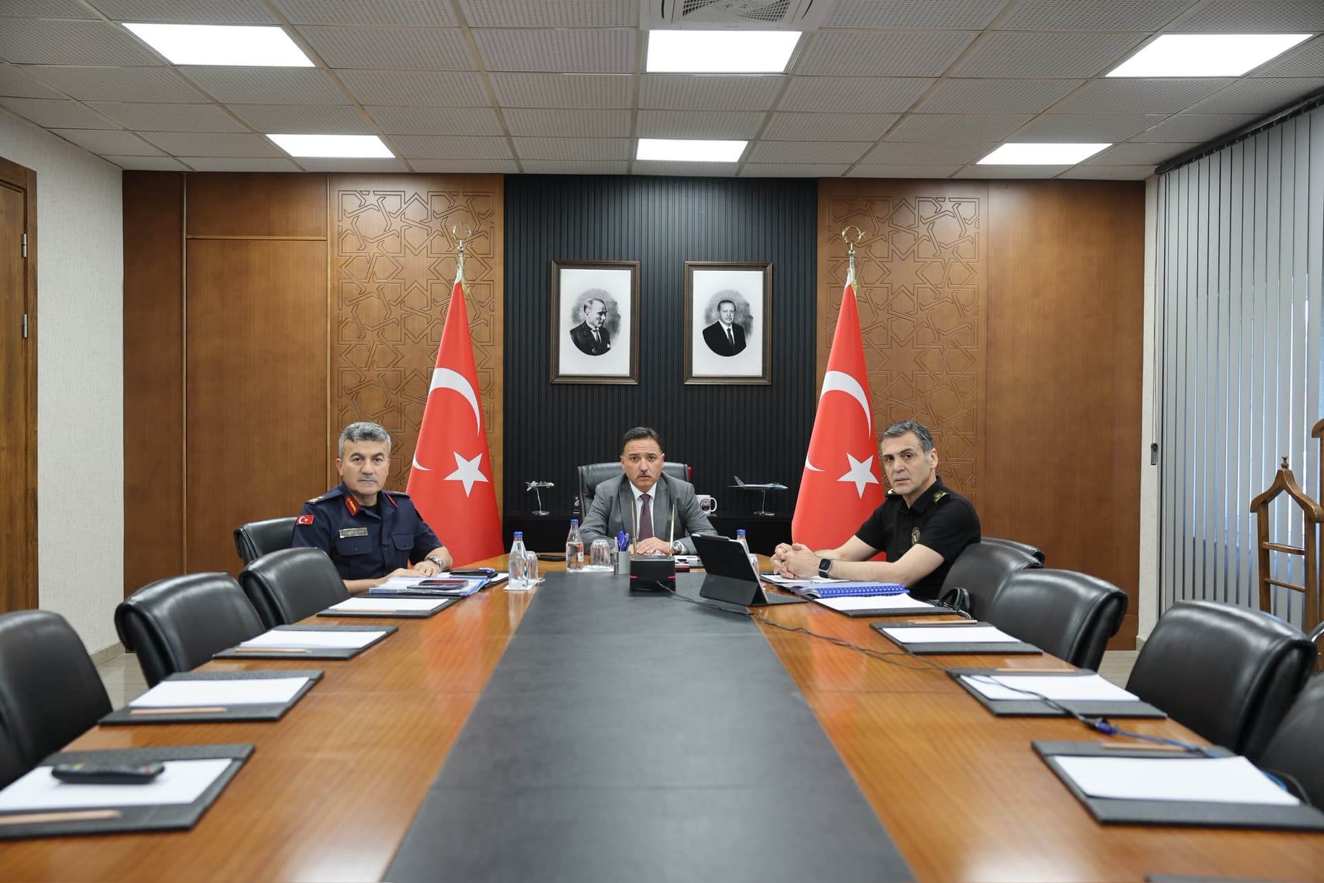 TBMM Başkanı Kurtulmuş ve İçişleri Bakanı Çiftçi, 81 il valisiyle ‘Terörsüz Türkiye’ sürecine dair görüştü