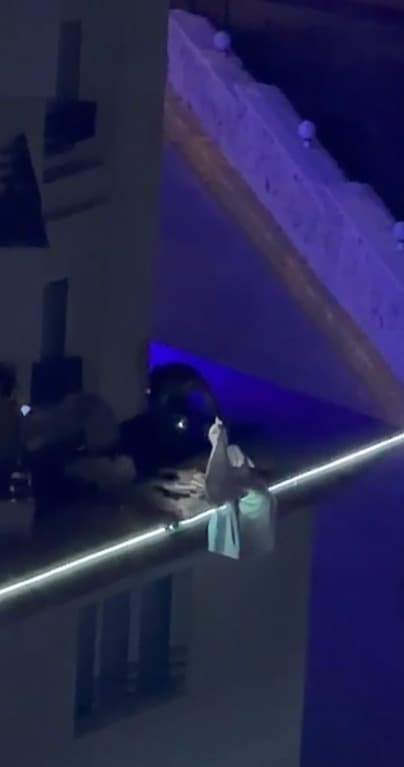 Genç kadın rezidansın balkonundan düştü: Şüpheli erkek arkadaş gözaltında