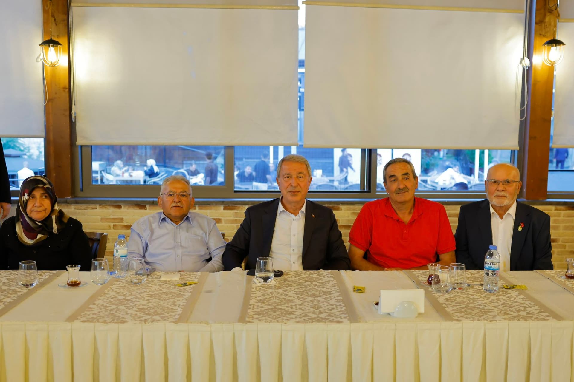 Hulusi Akar ve Başkan Büyükkılıç, şehit aileleri, gaziler ve aileleri ile bir araya geldi