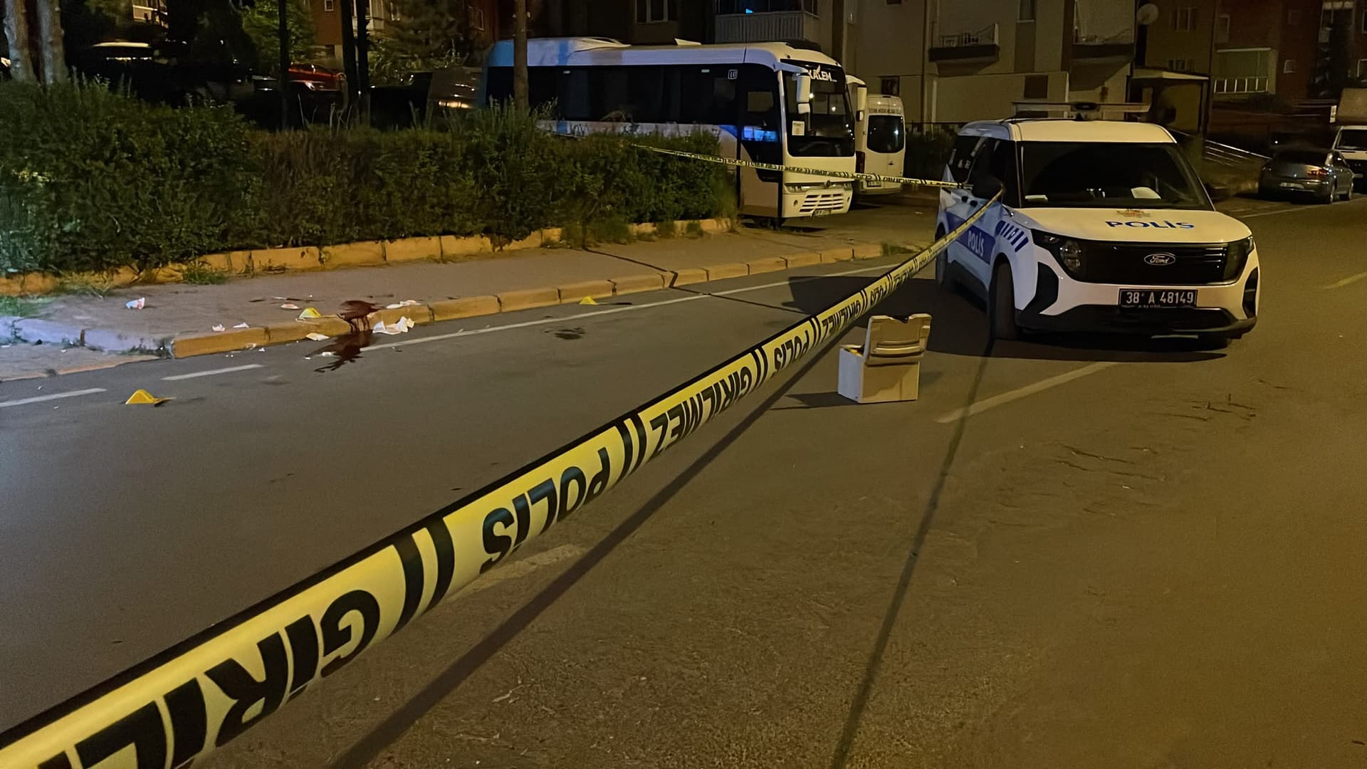 Baba ile oğlu arasında bıçaklı kavga: 2 yaralı
